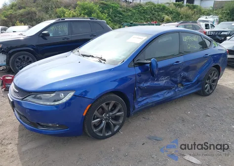 2015 Chrysler 200 S z USA, uszkodzony, nr VIN 1C3CCCDG3FN523574